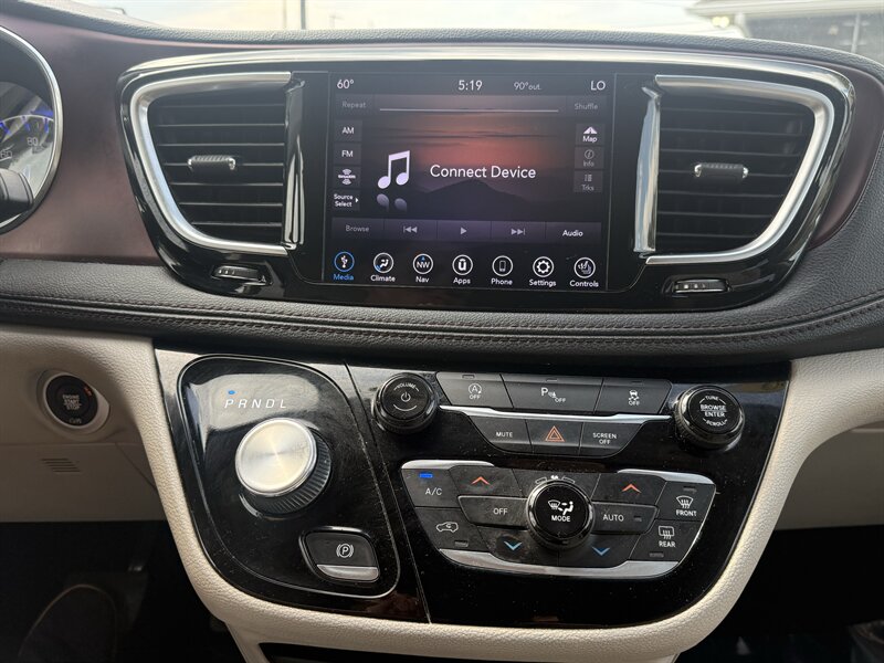 2020 Chrysler Pacifica Limited - Photo 15 - Lafayette, IN 47905