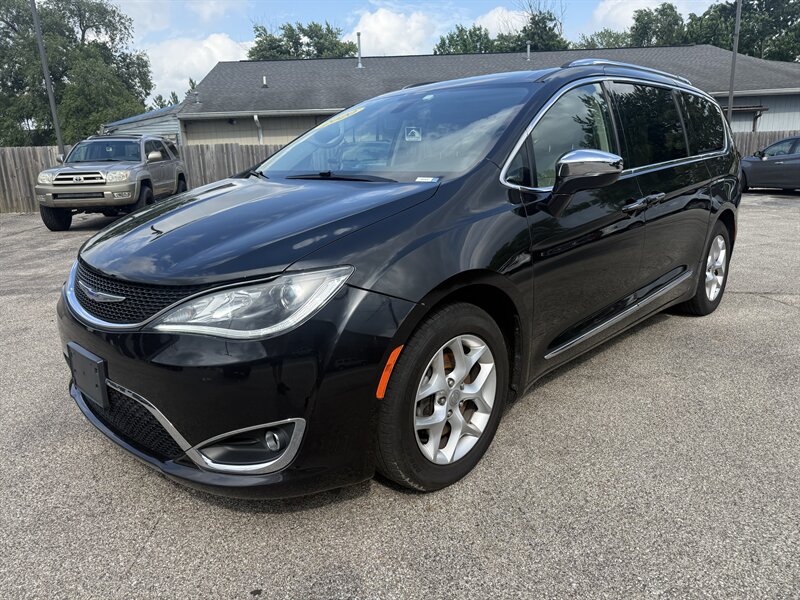 2020 Chrysler Pacifica Limited - Photo 3 - Lafayette, IN 47905