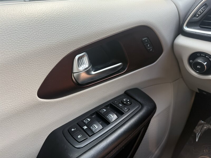 2020 Chrysler Pacifica Limited - Photo 14 - Lafayette, IN 47905