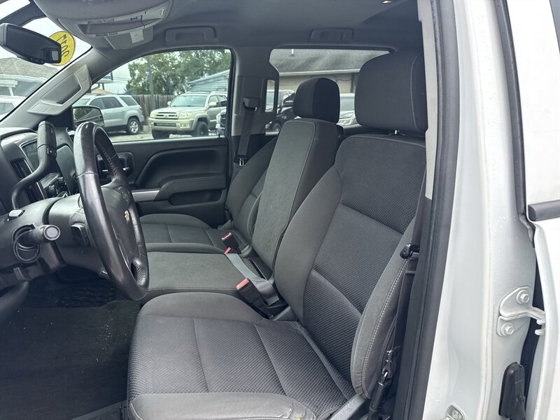 2017 Chevrolet Silverado 1500 LT - Photo 9 - Lafayette, IN 47905