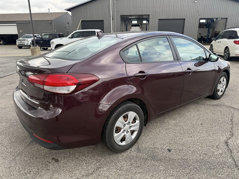 2018 Kia Forte LX - Photo 13 - Lafayette, IN 47905