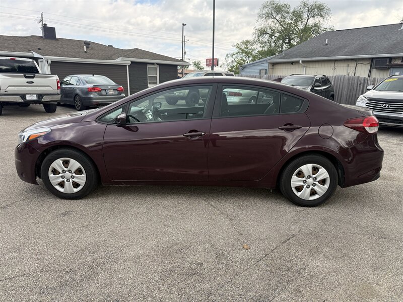 2018 Kia Forte LX - Photo 9 - Lafayette, IN 47905