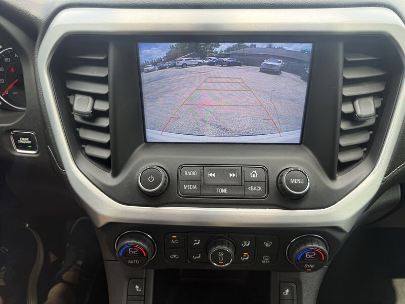 2018 GMC Acadia SLT-1 - Photo 15 - Lafayette, IN 47905