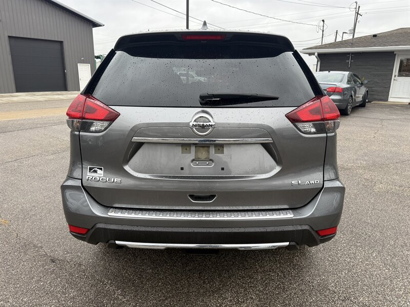 2018 Nissan Rogue S - Photo 6 - Lafayette, IN 47905