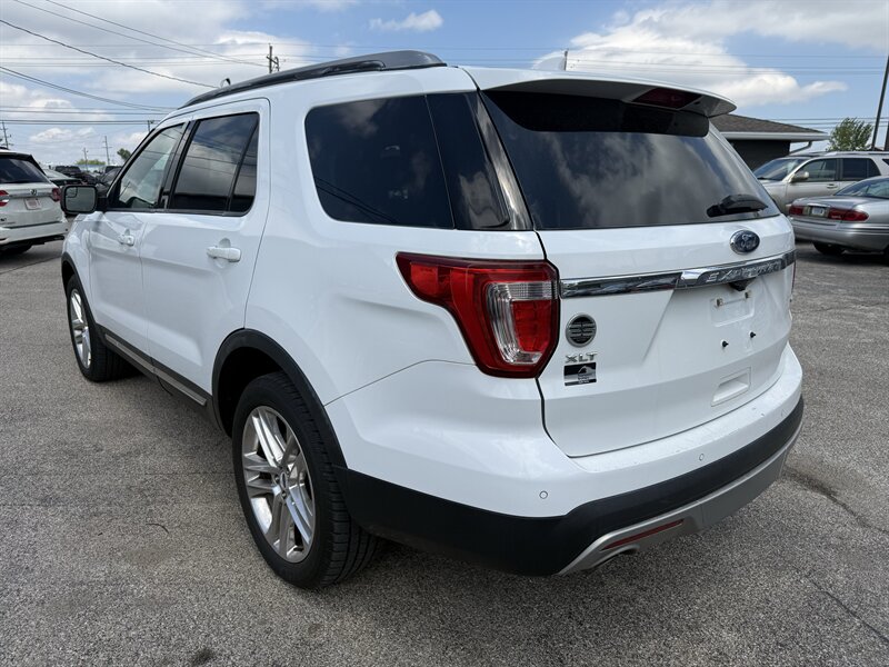 2016 Ford Explorer XLT - Photo 5 - Lafayette, IN 47905