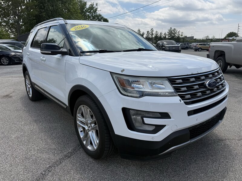 2016 Ford Explorer XLT   - Photo 1 - Lafayette, IN 47905