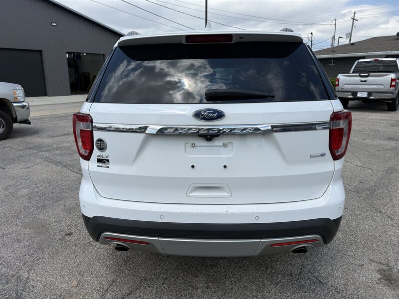 2016 Ford Explorer XLT - Photo 6 - Lafayette, IN 47905