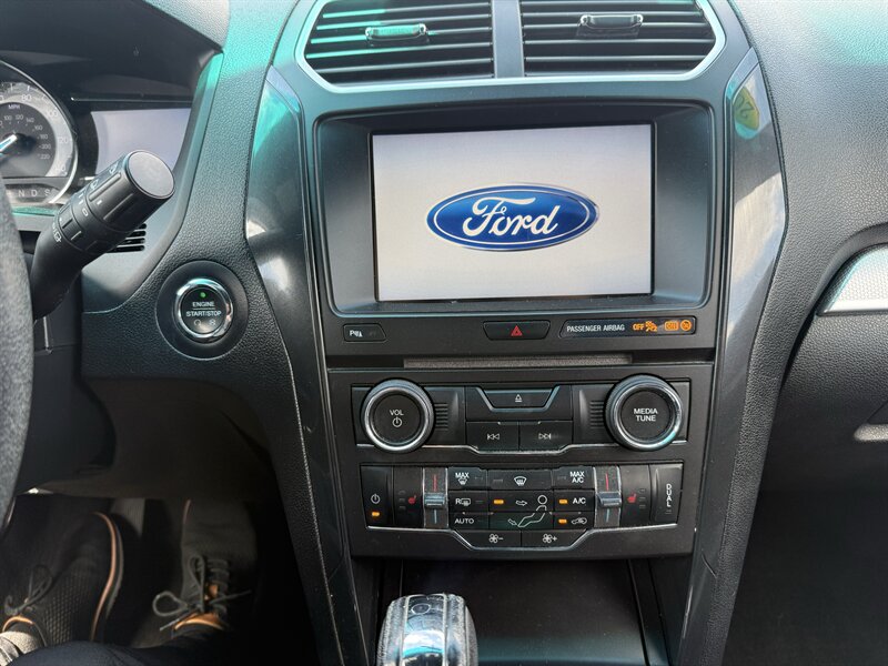 2016 Ford Explorer XLT - Photo 12 - Lafayette, IN 47905