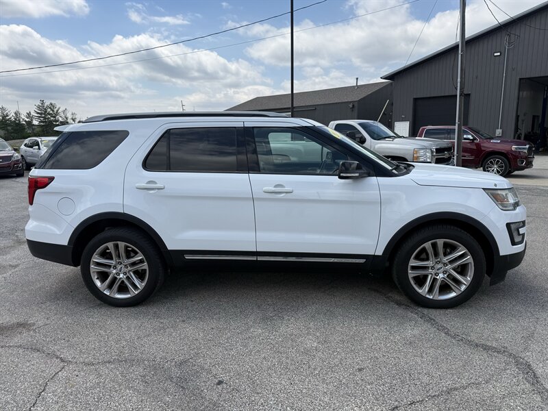 2016 Ford Explorer XLT - Photo 8 - Lafayette, IN 47905