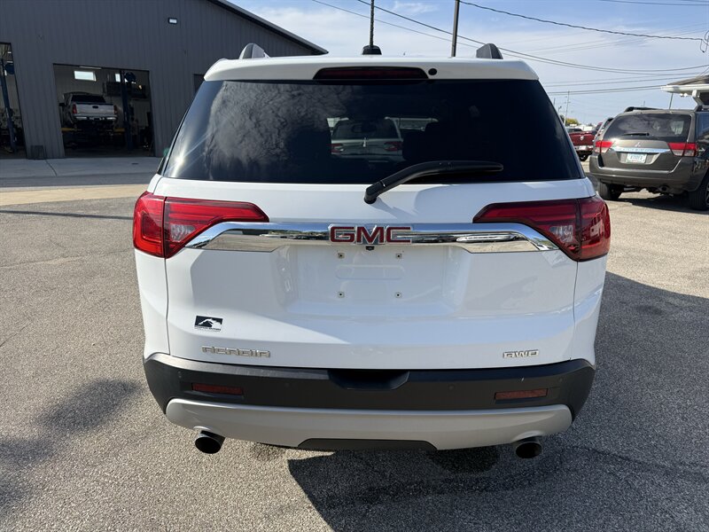 2018 GMC Acadia SLT-1 - Photo 6 - Lafayette, IN 47905
