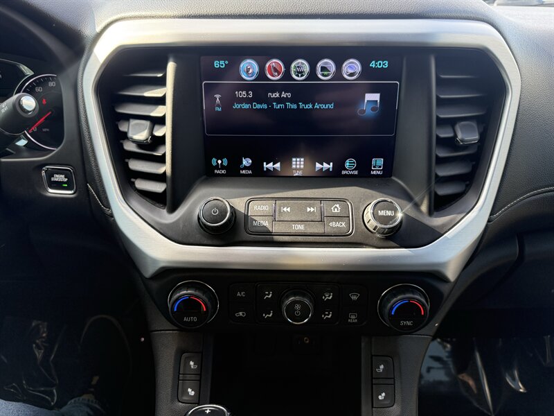2018 GMC Acadia SLT-1 - Photo 11 - Lafayette, IN 47905