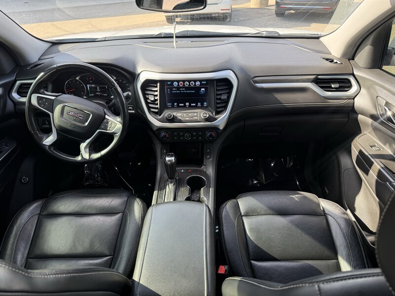 2018 GMC Acadia SLT-1 - Photo 9 - Lafayette, IN 47905