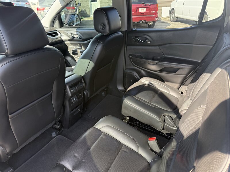 2018 GMC Acadia SLT-1 - Photo 8 - Lafayette, IN 47905