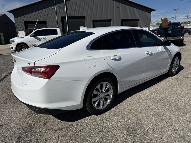 2021 Chevrolet Malibu LT - Photo 5 - Lafayette, IN 47905