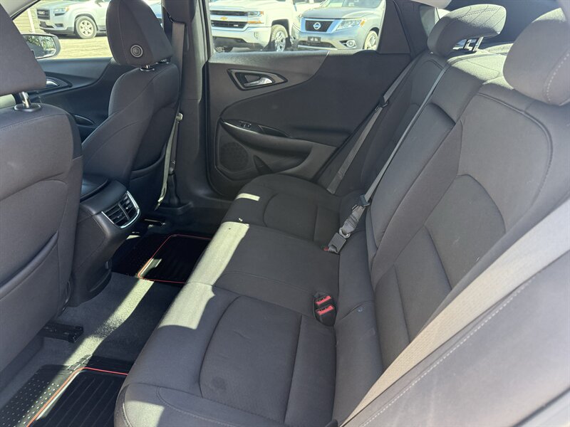 2021 Chevrolet Malibu LT - Photo 6 - Lafayette, IN 47905