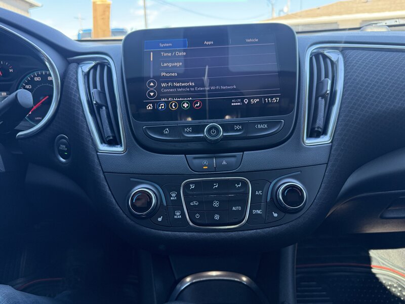 2021 Chevrolet Malibu LT - Photo 9 - Lafayette, IN 47905