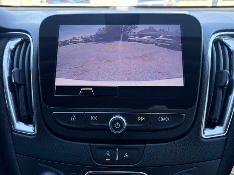 2021 Chevrolet Malibu LT - Photo 10 - Lafayette, IN 47905