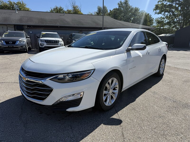 2021 Chevrolet Malibu LT - Photo 3 - Lafayette, IN 47905