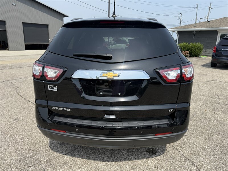 2017 Chevrolet Traverse LT - Photo 6 - Lafayette, IN 47905