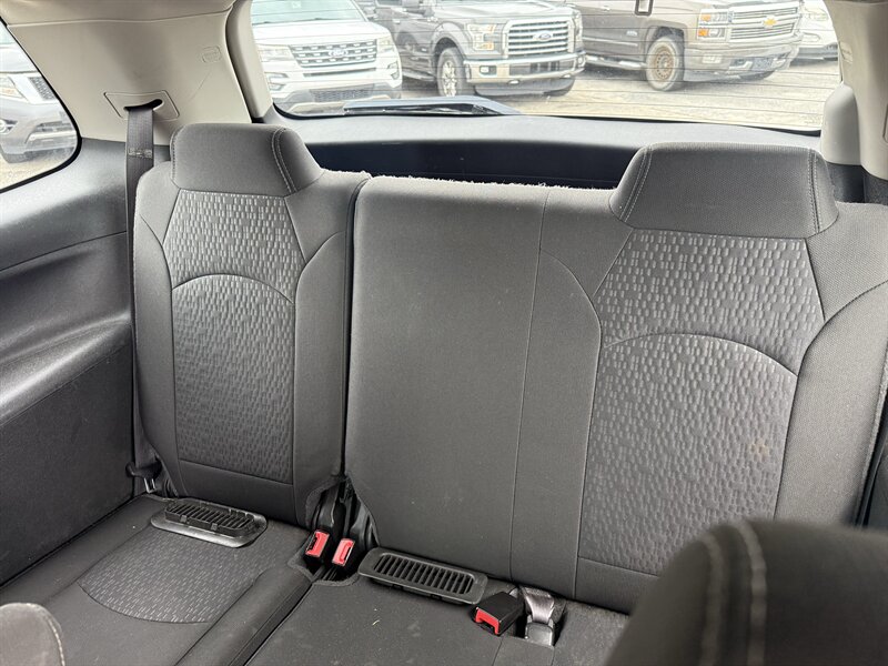 2016 GMC Acadia SLE-2 - Photo 8 - Lafayette, IN 47905