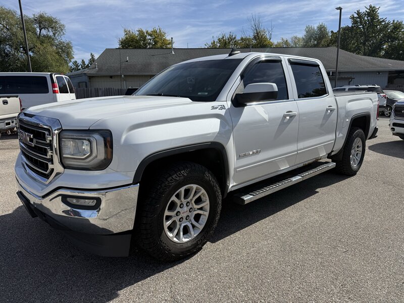 2017 GMC Sierra 1500 SLE - Photo 3 - Lafayette, IN 47905