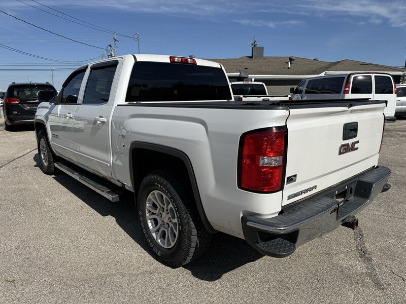 2017 GMC Sierra 1500 SLE - Photo 7 - Lafayette, IN 47905