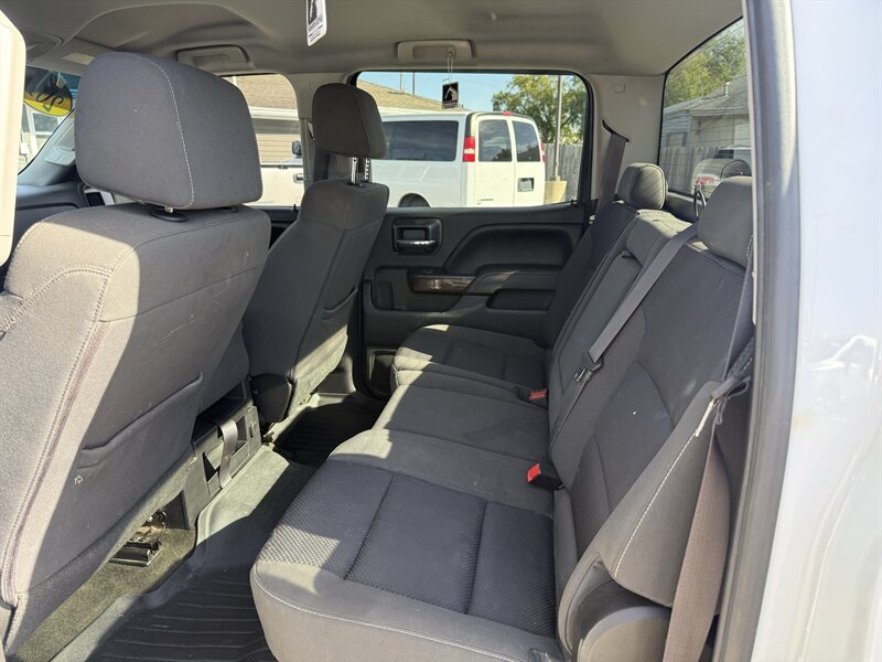 2017 GMC Sierra 1500 SLE - Photo 11 - Lafayette, IN 47905
