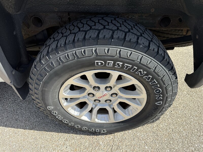 2017 GMC Sierra 1500 SLE - Photo 6 - Lafayette, IN 47905