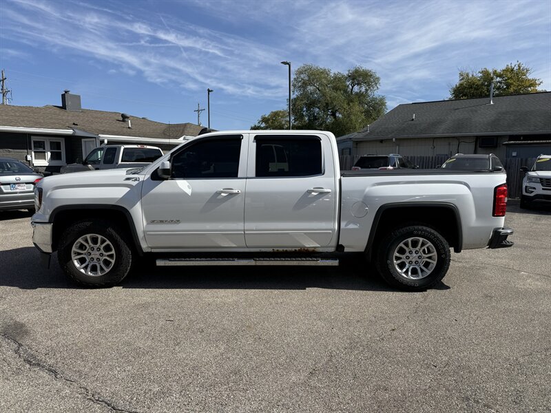 2017 GMC Sierra 1500 SLE - Photo 4 - Lafayette, IN 47905