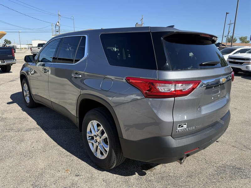 2020 Chevrolet Traverse LS - Photo 5 - Lafayette, IN 47905