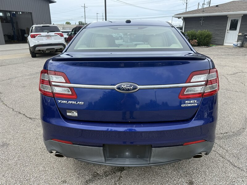 2013 Ford Taurus SEL - Photo 6 - Lafayette, IN 47905