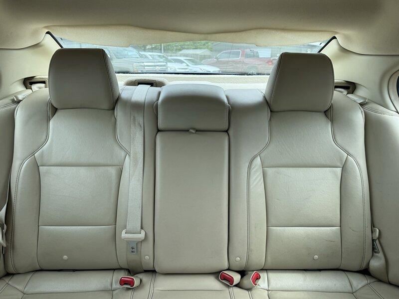 2013 Ford Taurus SEL - Photo 12 - Lafayette, IN 47905