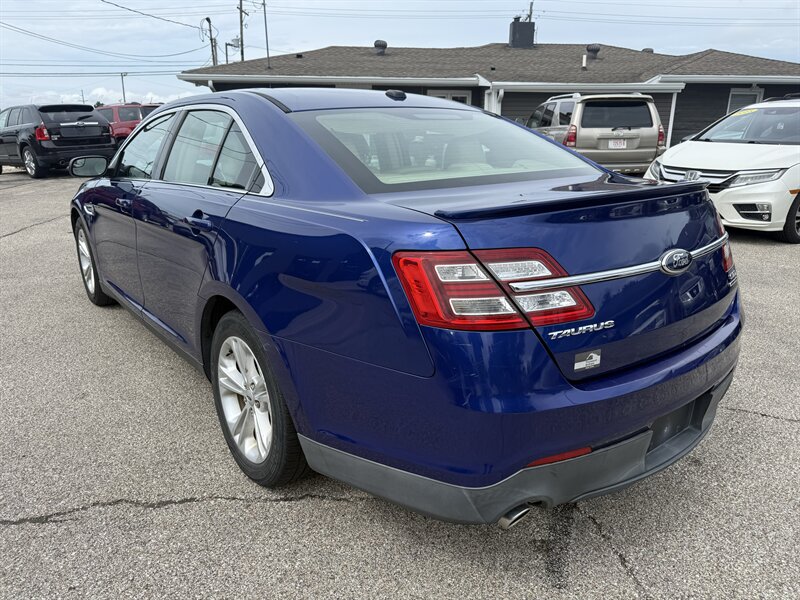 2013 Ford Taurus SEL - Photo 5 - Lafayette, IN 47905