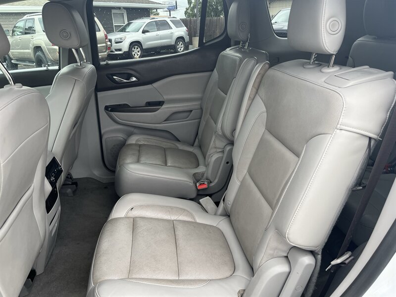 2018 GMC Acadia SLT-1 - Photo 5 - Lafayette, IN 47905