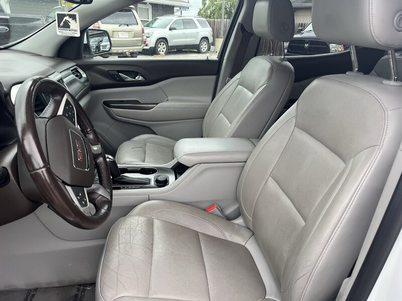 2018 GMC Acadia SLT-1 - Photo 7 - Lafayette, IN 47905