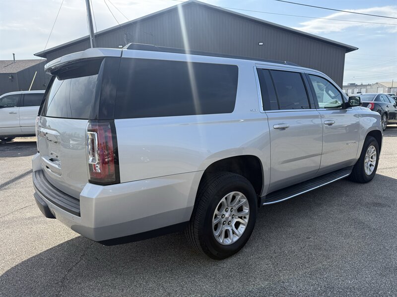 2017 GMC Yukon XL SLT - Photo 7 - Lafayette, IN 47905
