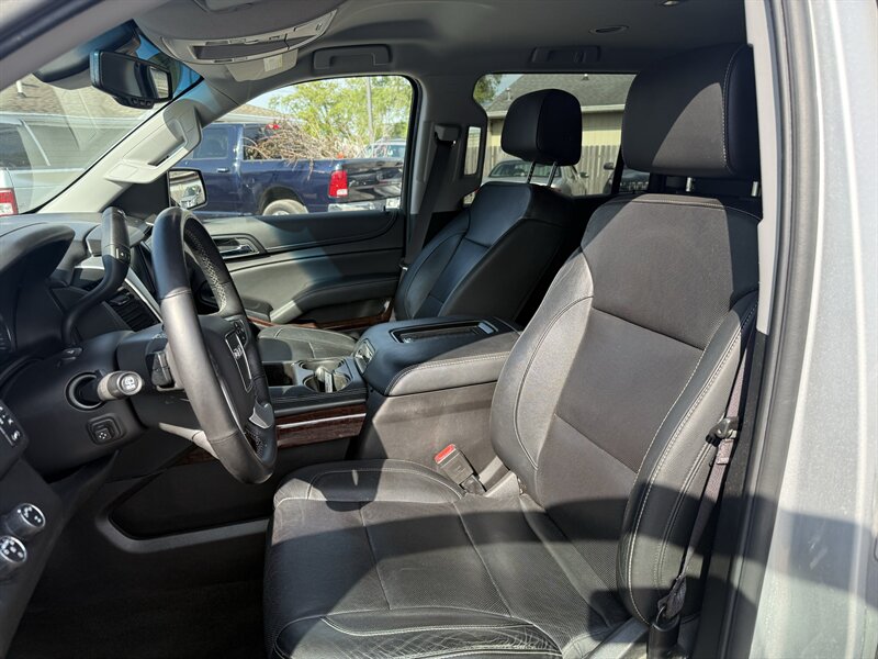 2017 GMC Yukon XL SLT - Photo 12 - Lafayette, IN 47905