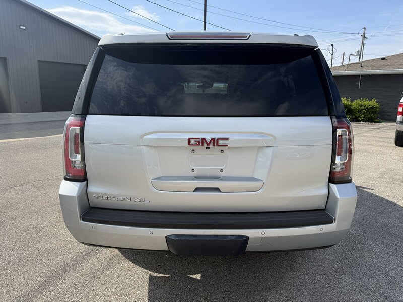 2017 GMC Yukon XL SLT - Photo 6 - Lafayette, IN 47905