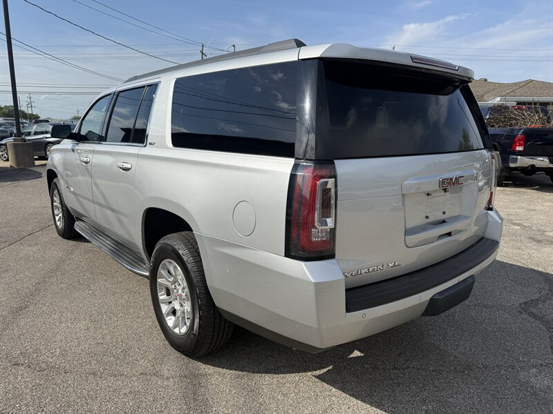 2017 GMC Yukon XL SLT - Photo 5 - Lafayette, IN 47905