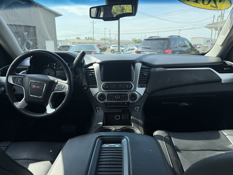 2017 GMC Yukon XL SLT - Photo 11 - Lafayette, IN 47905