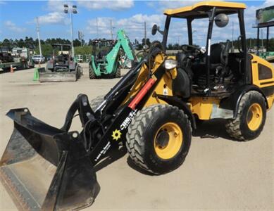 2015 JCB 407B 2015 JCB 407B 4WD Wheel Loader Tractor Tool Carrie  Only 1,189 Hours!