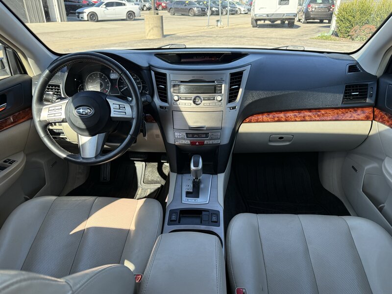 2011 Subaru Outback 3.6R Limited - Photo 11 - Lafayette, IN 47905