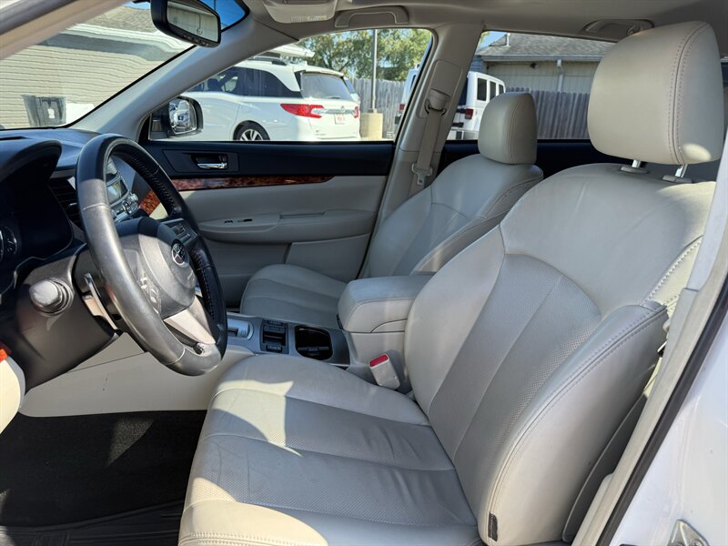 2011 Subaru Outback 3.6R Limited - Photo 12 - Lafayette, IN 47905