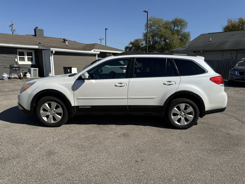 2011 Subaru Outback 3.6R Limited - Photo 4 - Lafayette, IN 47905