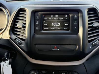 2016 Jeep Cherokee Latitude   - Photo 11 - Lafayette, IN 47905