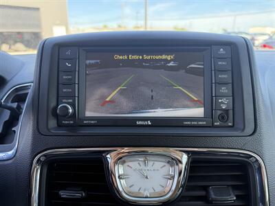 2015 Chrysler Town & Country Touring   - Photo 10 - Lafayette, IN 47905