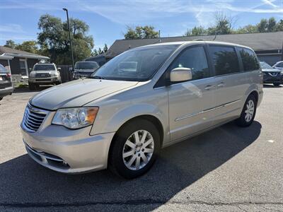 2015 Chrysler Town & Country Touring   - Photo 3 - Lafayette, IN 47905