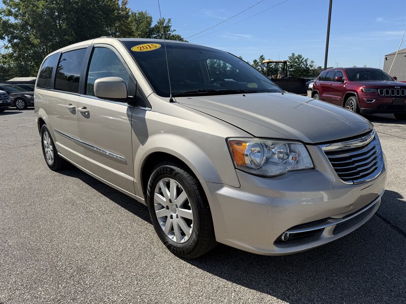 2015 Chrysler Town & Country Touring - Photo 1 - Lafayette, IN 47905