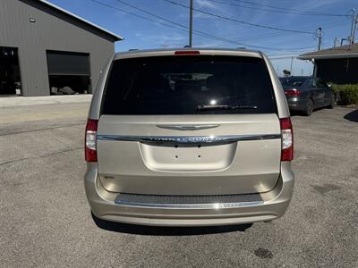 2015 Chrysler Town & Country Touring   - Photo 5 - Lafayette, IN 47905