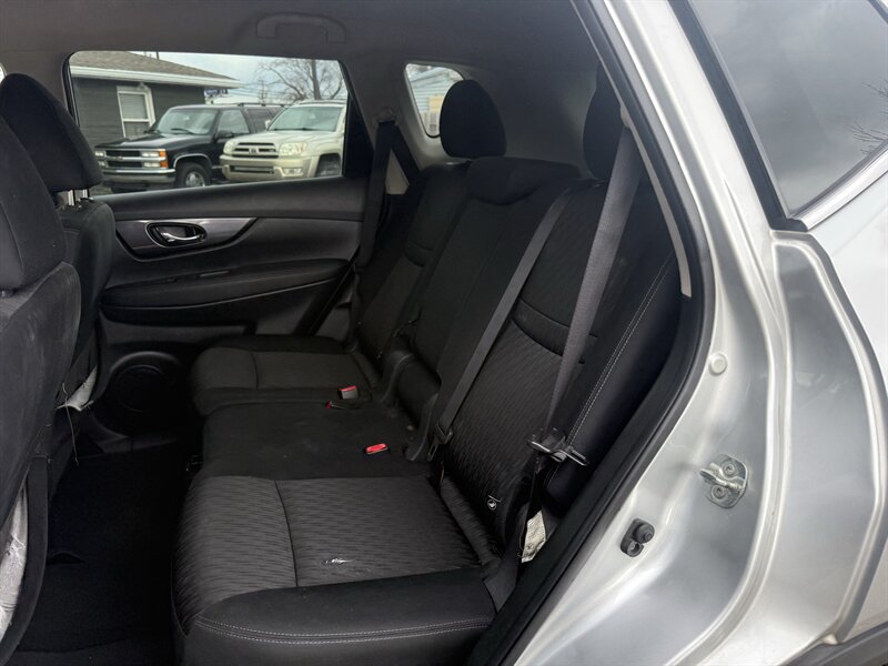 2019 Nissan Rogue S - Photo 10 - Lafayette, IN 47905